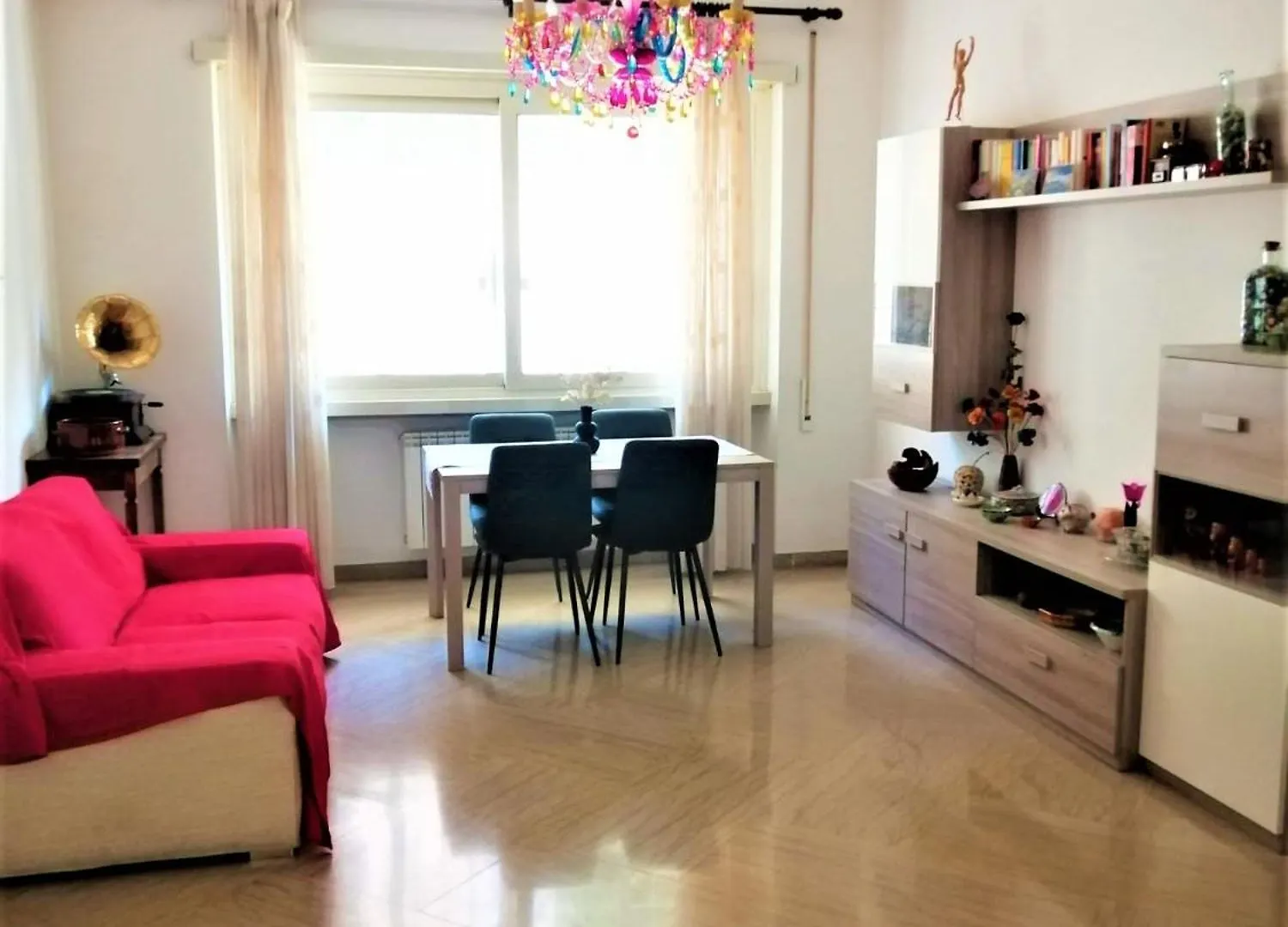 Wendy House Apartment Rome Homestay